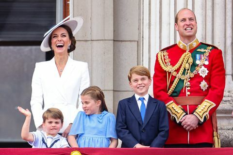 queen elizabeth ii platinum jubilee 2022 Cambridge family trooping the color