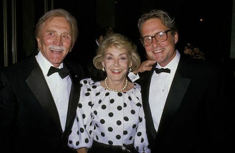 Kirk, Anne και Michael Douglas στο Beverly Hills το 1989