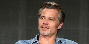 Ο Timothy Olyphant μιλάει στη σκηνή κατά τη διάρκεια της περιοδείας τύπου «δικαιολογημένη» της ένωσης τηλεοπτικών κριτικών τον Ιανουάριο του 2015 στην Πασαντένα