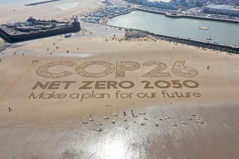 wirral, Merseyside στις 31 Μαΐου ένα τεράστιο έργο τέχνης από άμμο κοσμεί τη νέα παραλία του Μπράιτον για να τονίσει την υπερθέρμανση του πλανήτη και την επικείμενη παγκόσμια διάσκεψη για το κλίμα cop26 στις 31 Μαΐου 2021 Το wirral, Merseyside cop26, η 26η διάσκεψη των Ηνωμένων Εθνών για την κλιματική αλλαγή, θα πραγματοποιηθεί στις αρχές Νοεμβρίου του τρέχοντος έτους στη Γλασκώβη, υπό την προεδρία της unfccc των Ηνωμένων Πολιτειών kingdom the artwork χρηματοδοτήθηκε από τους Βρετανούς καλλιτέχνες και ζητά από τους παγκόσμιους ηγέτες να δεσμευτούν για μηδενικές εκπομπές διοξειδίου του άνθρακα έως το 2050 φωτογραφία από τον christopher εικόνες φουρκέτας