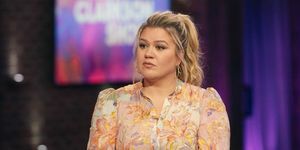 το επεισόδιο της εκπομπής kelly clarkson j102 απεικονίζεται φωτογραφία kelly clarkson από weiss eubanksnbcuniversal μέσω Getty images