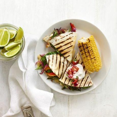 ψητό σπανάκι και poblano quesadillas