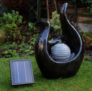 Gardenwize Solar Marble Water