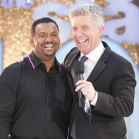 Το abc disney plus «dancing with the stars» οικοδεσπότης του 2022 Tom Bergeron Alfonso Ribeiro