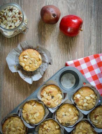 κεράσι αχλαδιού αμύγδαλο muffins